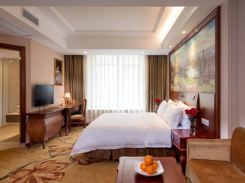 Vienna Hotel Puning South Huancheng Road High-Speed Train Station Dış mekan fotoğraf