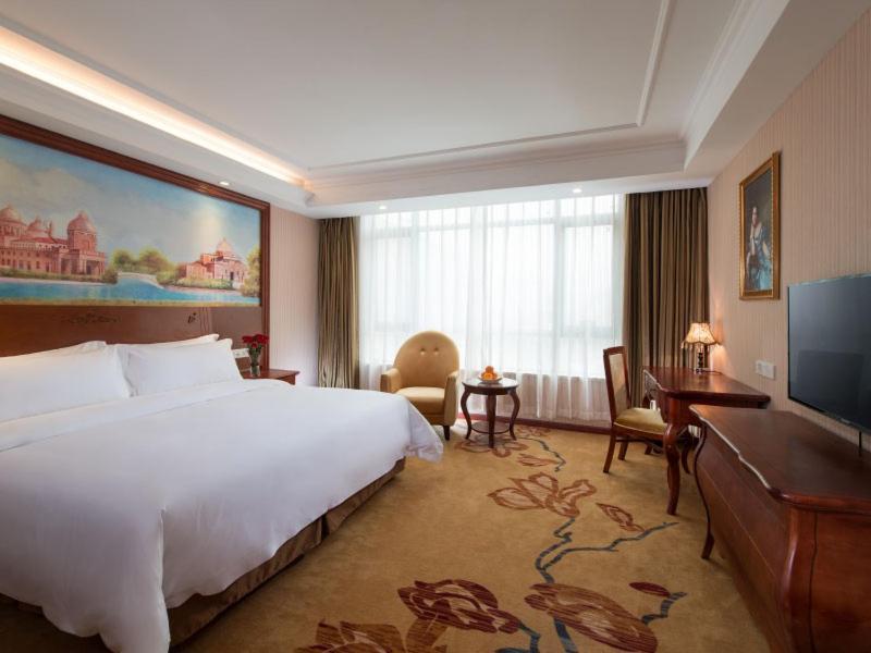 Vienna Hotel Puning South Huancheng Road High-Speed Train Station Dış mekan fotoğraf